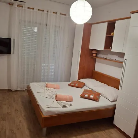 Mirjana Apartment *